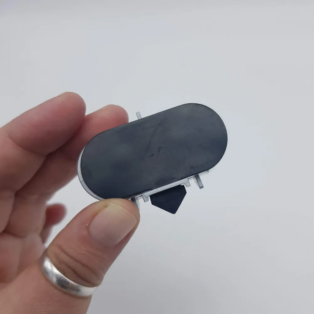 Vanne en caoutchouc à l'intérieur du réservoir Black + Decker NCV115J