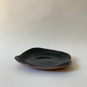 ASSIETTE CREUSE GLACE GLOW NOIR Clementine Giaconia Ceramics