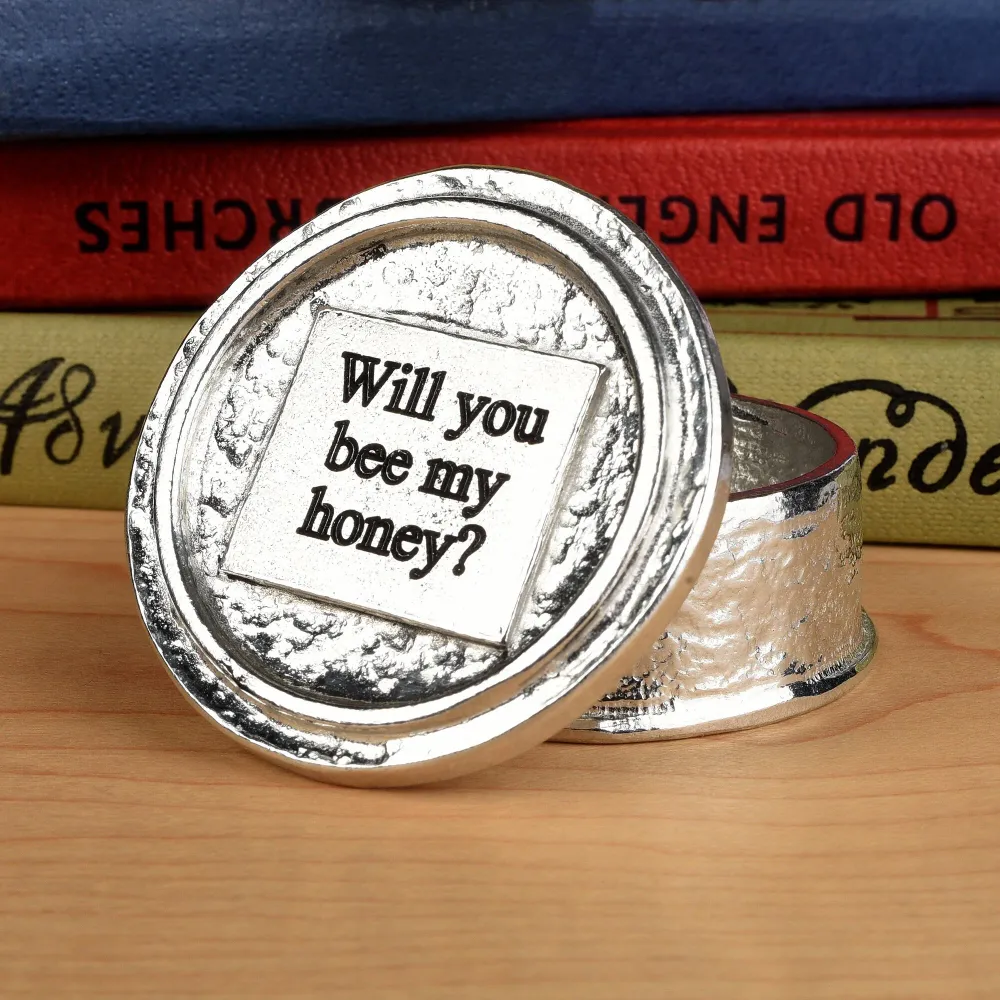 Bee Personalized Pewter Trinket Box - Cadeaux gravés pour les amateurs d’abeilles Glover and Smith