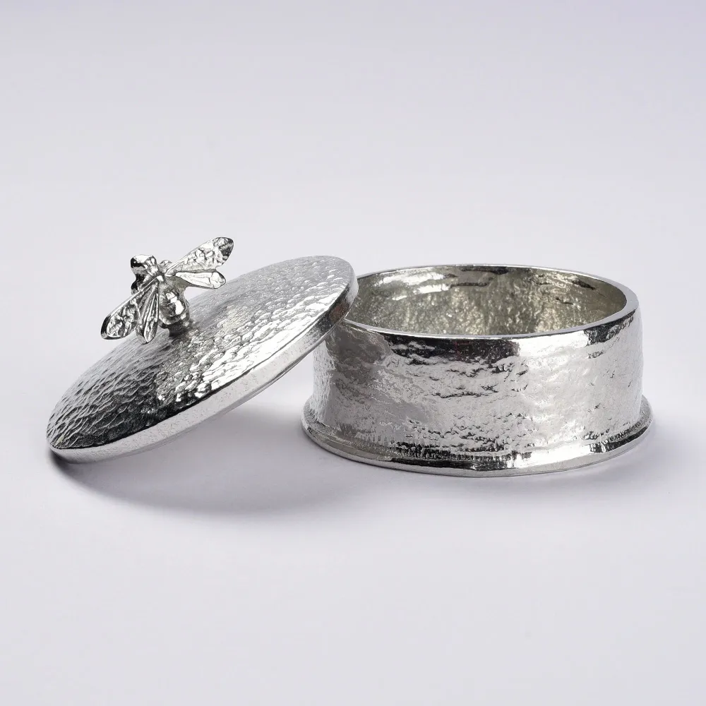 Bee Personalized Pewter Trinket Box - Cadeaux gravés pour les amateurs d’abeilles Glover and Smith