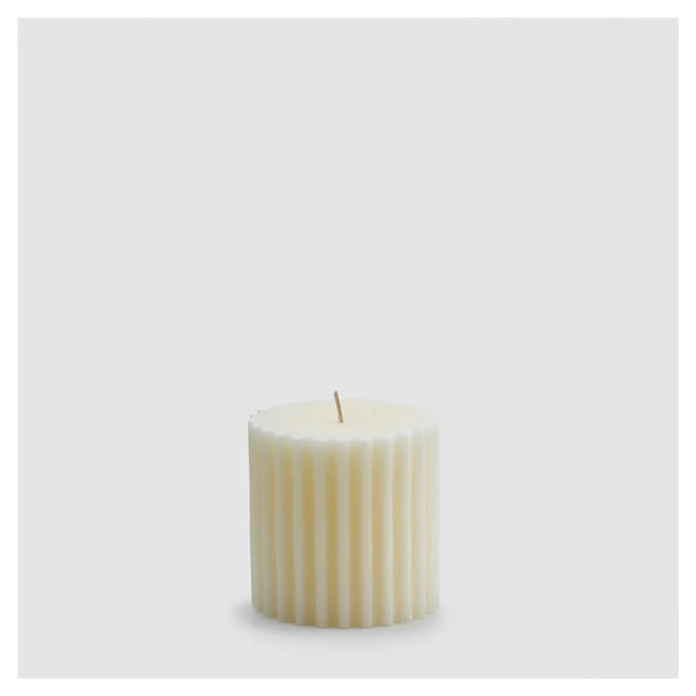 EDG Bougie striée décorative rustique senteur vanille ivoire H10 Ø10 cm