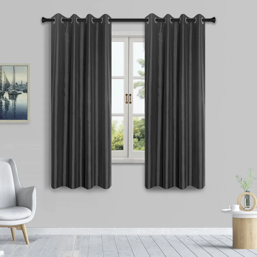 Rideau en fausse soie HomeStyles avec oeillets, gris foncé, 52 po x 63 po