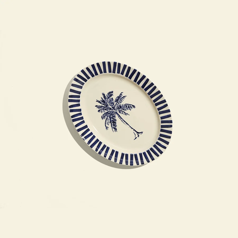 Le plat de présentation, en bleu nuit