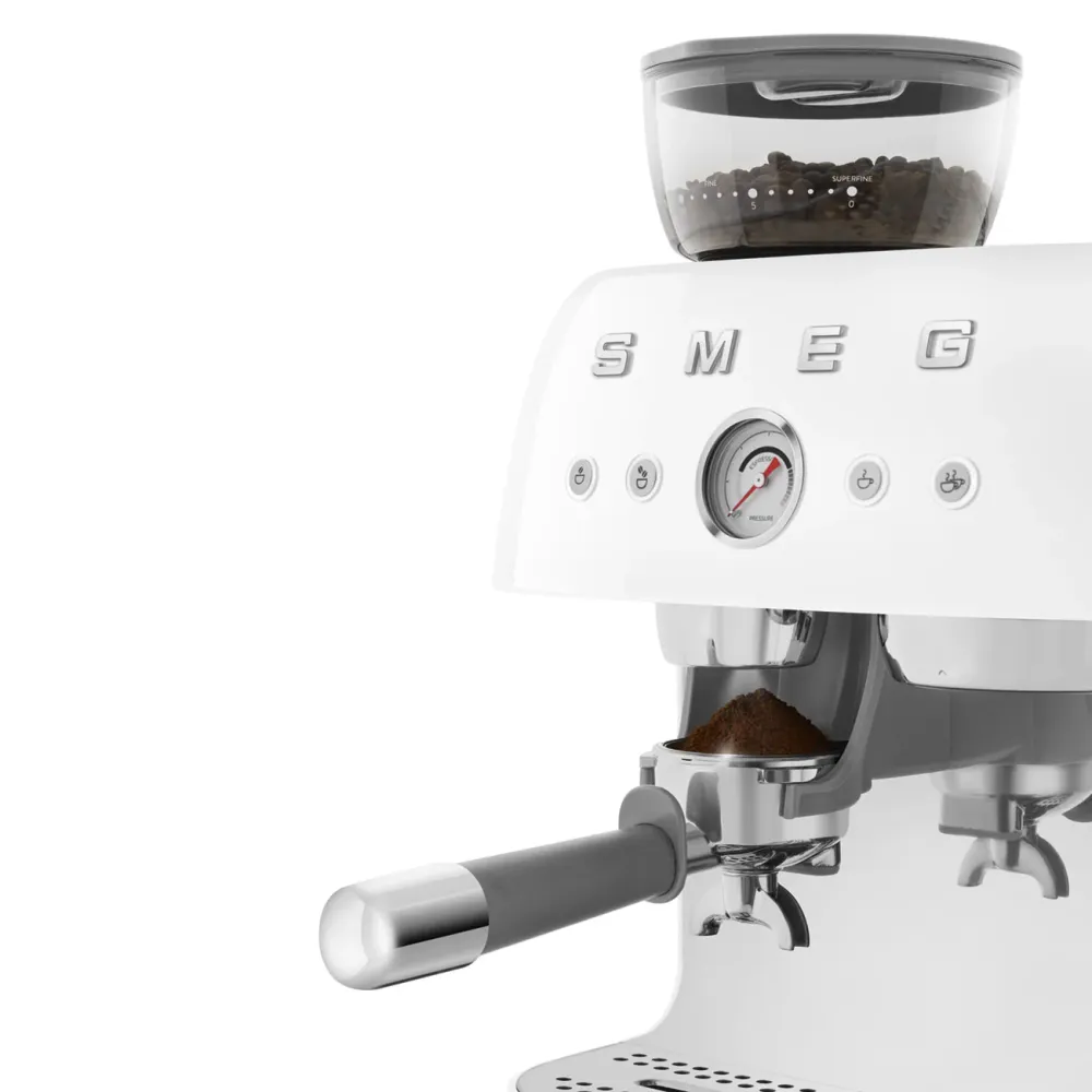 Smeg EGF03 - blanc avec 33 € de café offert et 120 € de cashback