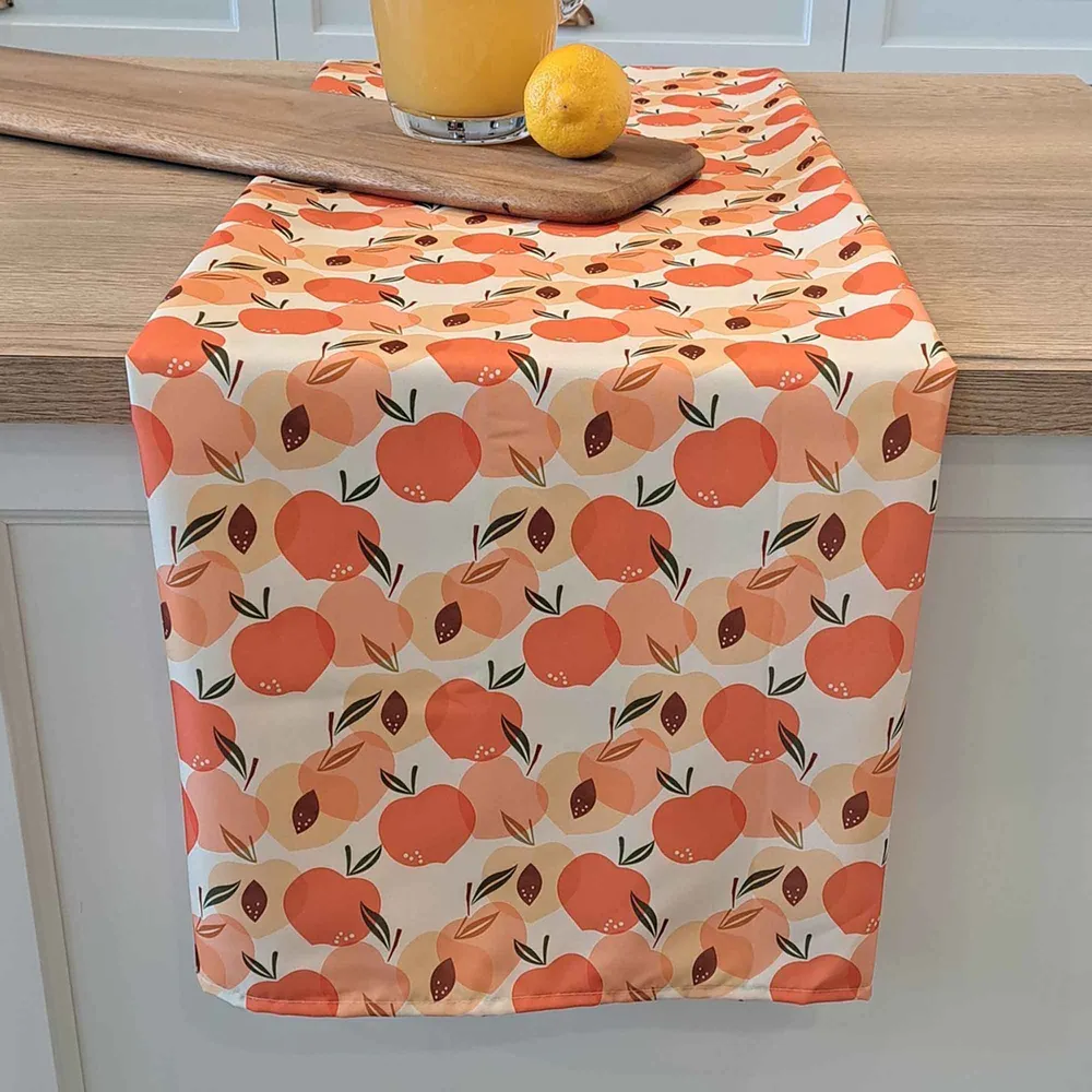 Nappe imprimée de pêches Mignonne, 54'' x 72''
