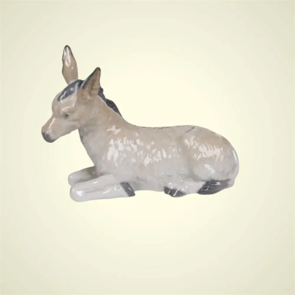 Statue d'âne NAO en porcelaine brillante